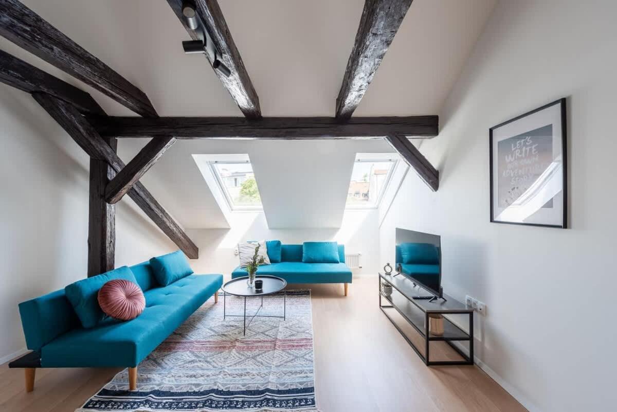 Zesty Family Friendly Elevator Access Old Town Appartamento